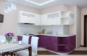 Бело фиолетовая кухня